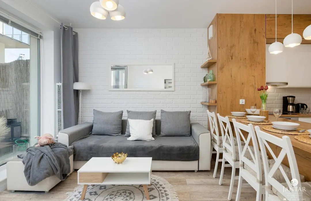 Tolles Familienapartment Mit 3 Schlafzimmern Einer Terrasse Und Garage By Jantar Apartamenty-1